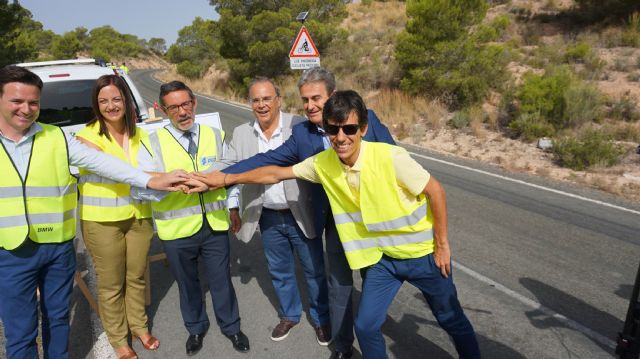 Las nuevas señales electrónicas de la DGT detectan y alertan a los conductores de la presencia de ciclistas en puntos críticos de las carreteras convencionales de la Región - 2, Foto 2