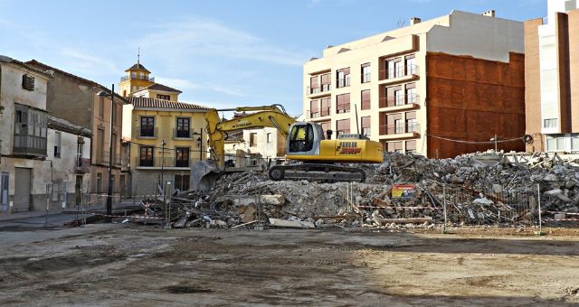 IU-V demanda que se habilite cuanto antes la zona verde del barrio de San Cristóbal tras la demolición del viejo edificio del Banco Central junto a la plaza de la Estrella - 2, Foto 2