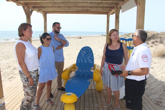 La playa de El Mojón amplía sus servicios con un punto de baño accesible - 2, Foto 2