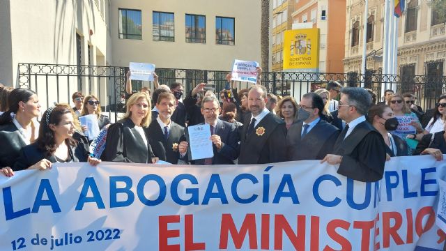 Los colegios de abogados de Murcia, Cartagena y Lorca reivindican al Ministerio mejoras en el Turno de Oficio y el pago inmediato de los honorarios atrasados - 3, Foto 3