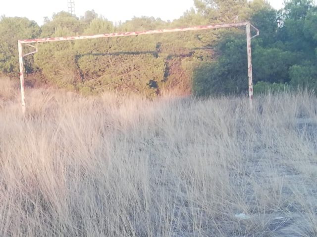El Ayuntamiento de Lorca refuerza el mantenimiento de las instalaciones deportivas al aire libre en las pedanías - 2, Foto 2