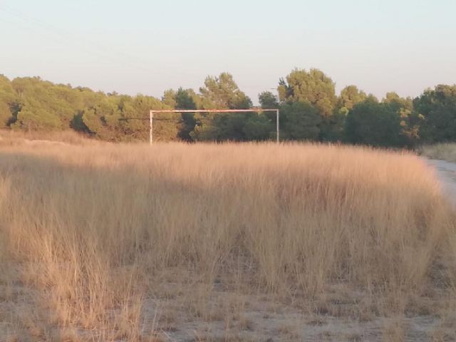 El Ayuntamiento de Lorca refuerza el mantenimiento de las instalaciones deportivas al aire libre en las pedanías - 3, Foto 3