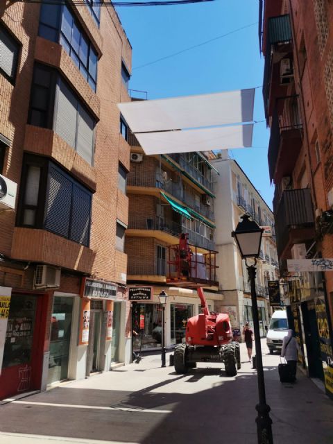 El Ayuntamiento instala toldos de sombraje en la calle del Pilar de Murcia - 1, Foto 1