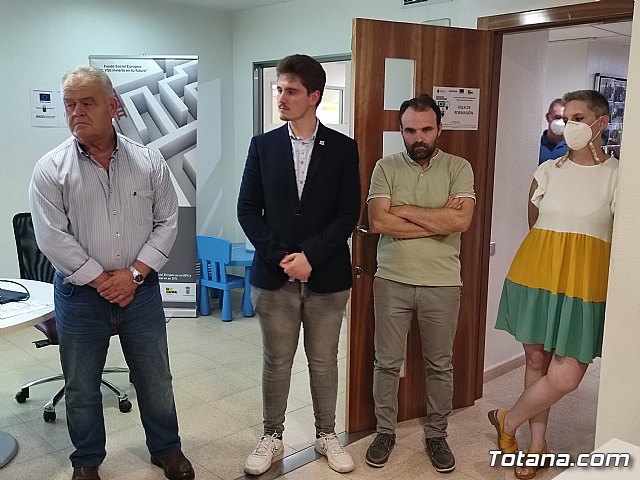 Garantizan la continuidad de los programas de Inserción Laboral para Adultos y de Garantía Juvenil, que promueve el Colectivo “El Candil”, a partir del 1 de octubre, Foto 3