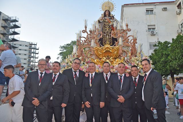 El Carmen de San Leandro se cita con su barrio sevillano en una tarde de fervor popular - 1, Foto 1