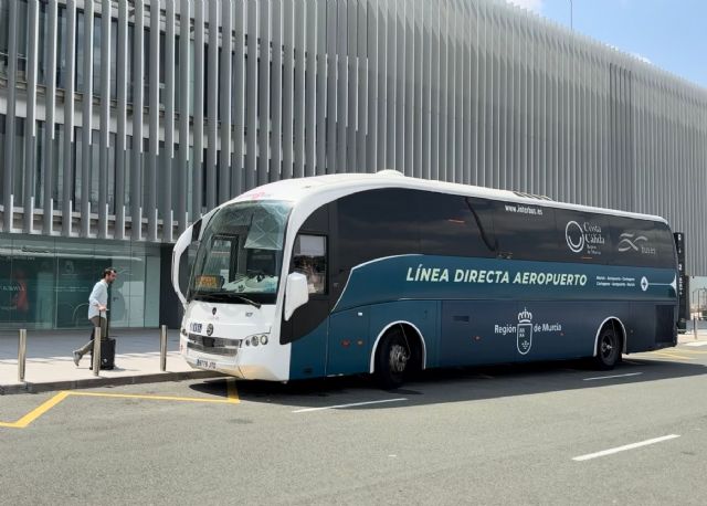 El Aeropuerto Internacional de la Región de Murcia amplía y renueva su zona comercial para ofrecer mayores servicios a los turistas - 2, Foto 2