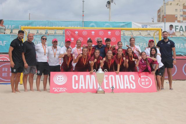 La sub-17 femenina de fútbol playa cierra la temporada con un nuevo título de campeona de España - 4, Foto 4