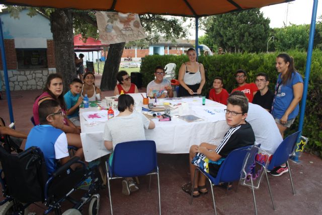 Los usuarios de la Escuela Adaptaocio disfrutan de un verano repleto de actividades y aprendizaje - 1, Foto 1