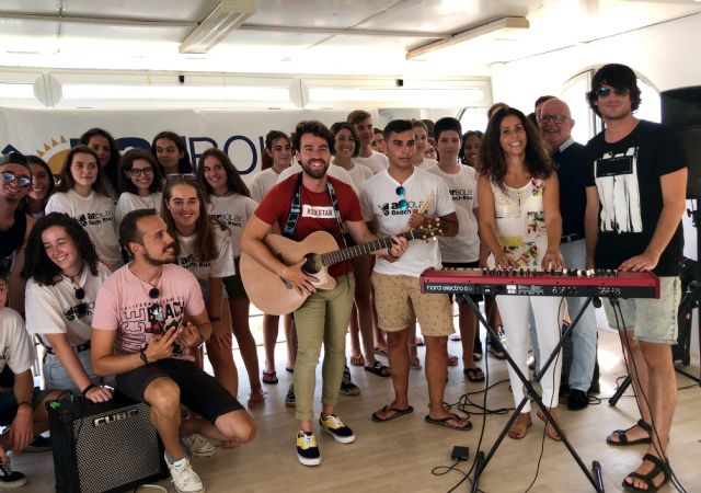 Unos 70 jóvenes participan en el campamen to de verano ´Arbolar Beach Rock´ de Los Urrutias - 2, Foto 2