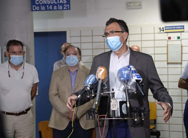 Ballesta hace un llamamiento a la serenidad, la tranquilidad y la calma porque estamos haciendo un seguimiento exhaustivo de los casos del municipio - 1, Foto 1