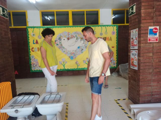 El Ayuntamiento remodela los aseos del CEIP Asunción Jordán de Puerto Lumbreras - 2, Foto 2