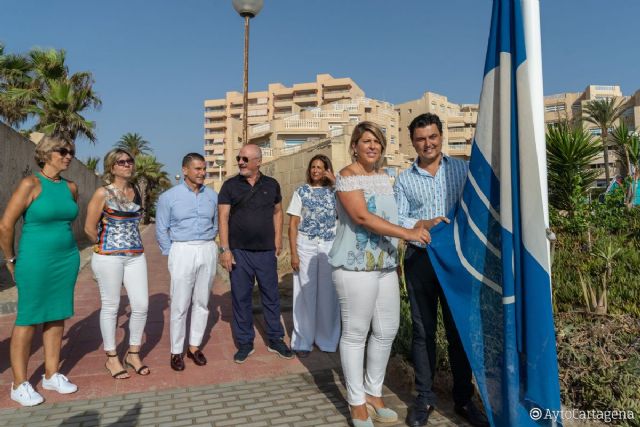 Cartagena y San Javier izan su primera bandera azul conjunta en la playa del Banco del Tabal - 1, Foto 1