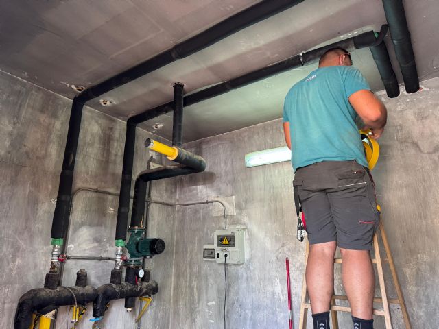 El Ayuntamiento de Puerto Lumbreras realiza labores de mejora en los colegios del municipio aprovechando las vacaciones escolares - 1, Foto 1