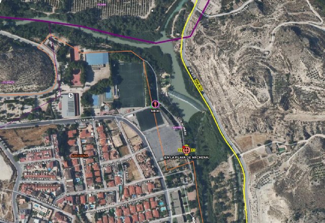 Rescatan a una señora que ha sido arrastrada por el rio en la zona de baño de Archena, junto a sus dos perros - 1, Foto 1