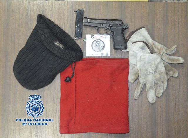 Cuatro detenidos por el intento de robo a mano armada sobre el recaudador de fondos de una empresa - 2, Foto 2