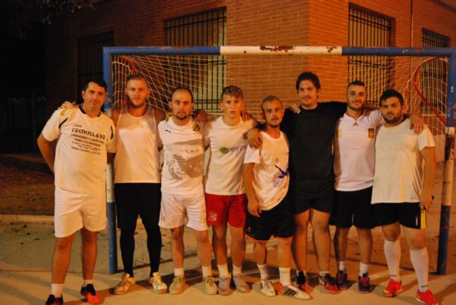 El equipo local Marivending gana el IV Torneo de Fútbol Sala AVV La Aljorra - 2, Foto 2