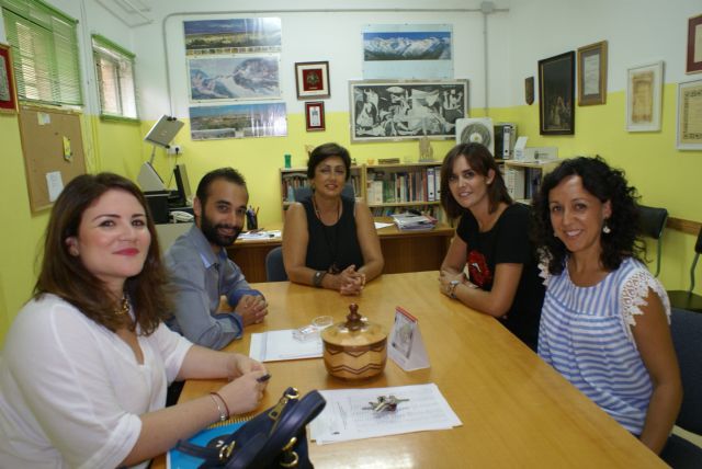 Visita de la directora general de Innovación Educativa y Atención a la Diversidad de la CARM - 1, Foto 1