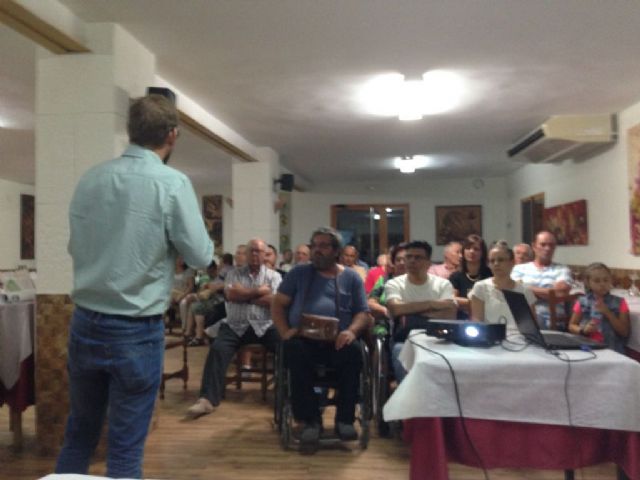 Asamblea informativa sobre el PGMO de los vecinos y propietarios de la Sierra con el concejal Carlos Ballester, Foto 3