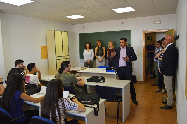 El director general del SEF visita a los jóvenes torreños que se forman en limpieza de espacios abiertos e instalaciones industriales - 2, Foto 2