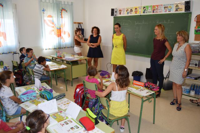 La directora general de Relaciones Laborales y Economía Social visita las obras de ampliación del colegio 'Susarte' - 3, Foto 3