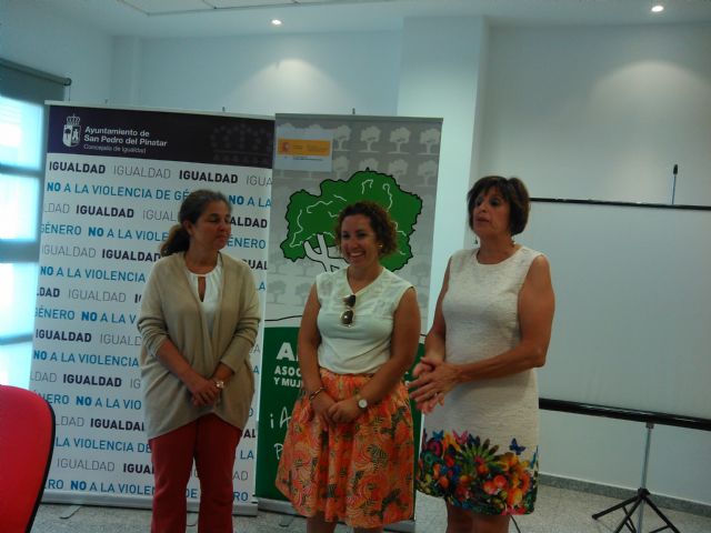 AFAMMER imparte un curso de atención sociosanitaria para personas dependientes en instituciones sociales - 1, Foto 1