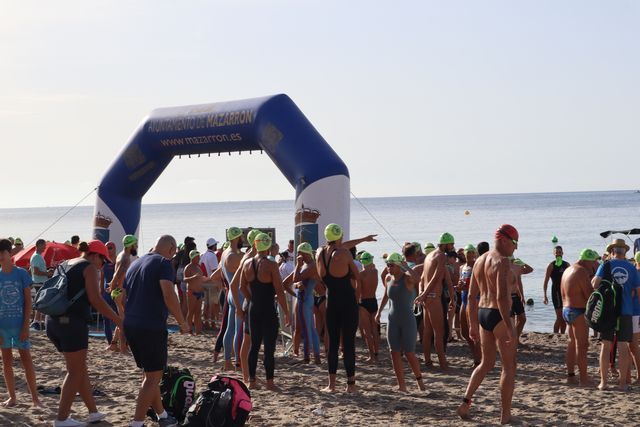Cerca de 300 nadadores y nadadoras se dan cita en la travesa Seaman Costa Clida 2022, Foto 1
