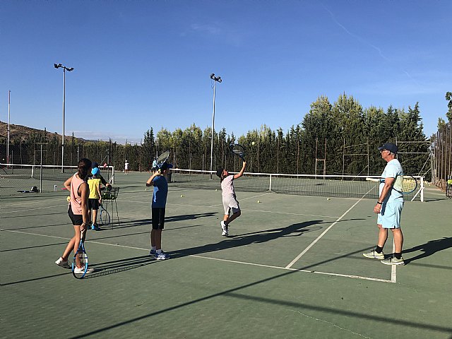 Arranca la escuela de tenis en el club de tenis Totana, Foto 6
