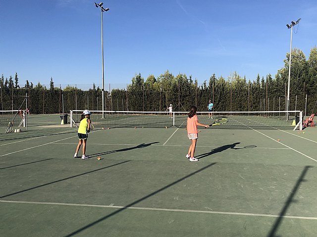Arranca la escuela de tenis en el club de tenis Totana, Foto 8