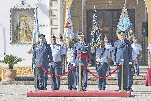 El coronel Javier Elvira Serrano ha sustituido al coronel Alejandro Zamorano Bueno como jefe de la Maestranza aérea de Sevilla - 3, Foto 3