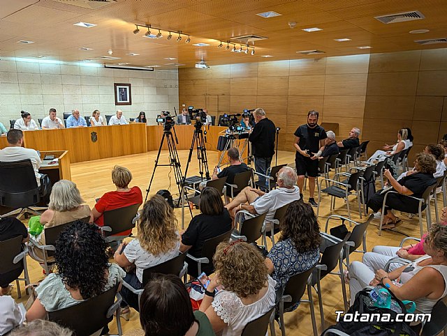 El Pleno acuerda resolver el contrato del Servicio de Limpieza de Interiores en centros e instalaciones municipales, Foto 8