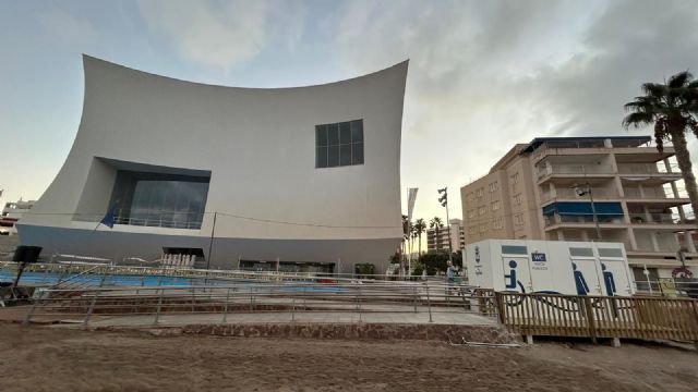 Concluida la instalación de dos módulos de aseos en la Playa de Las Delicias - 1, Foto 1