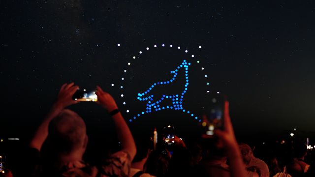 150 drones iluminaron la inauguración del nuevo Centro Comercial Los Olivos de Cieza - 2, Foto 2