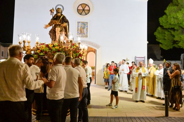 López Miras acompaña a los vecinos de Fortuna en la reapertura de la histórica ermita de San Roque: Es una alegría - 2, Foto 2