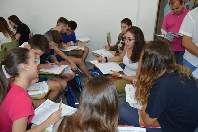 Los alumnos del IES Salvador Sandoval aprenden a montar un negocio online - 1, Foto 1