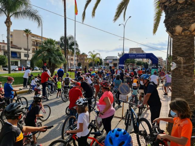 Más de 400 participantes se dan cita en una nueva edición del ciclopaseo En forma pedaleando - 1, Foto 1
