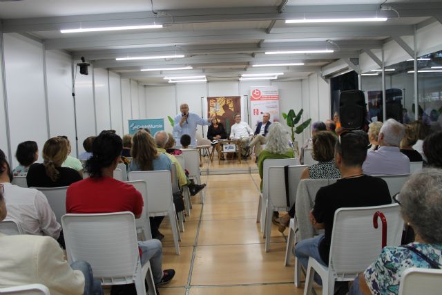 La Feria del Libro de Murcia apuesta por una feria inclusiva atendiendo a la diversidad funcional y social - 3, Foto 3