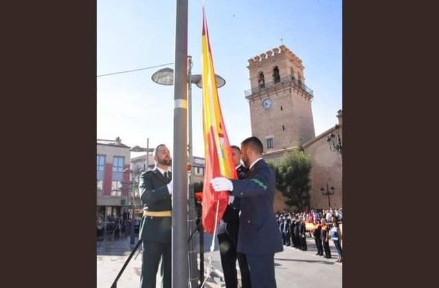 Totana celebra el Día de la Fiesta Nacional en un acto de homenaje a la bandera de España, y reconocimiento a los Cuerpos y Fuerzas de Seguridad del Estado, Foto 1