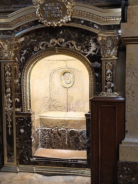 La Virgen del Pilar: historia, identidad y el consuelo de sus “medidas”, Foto 2