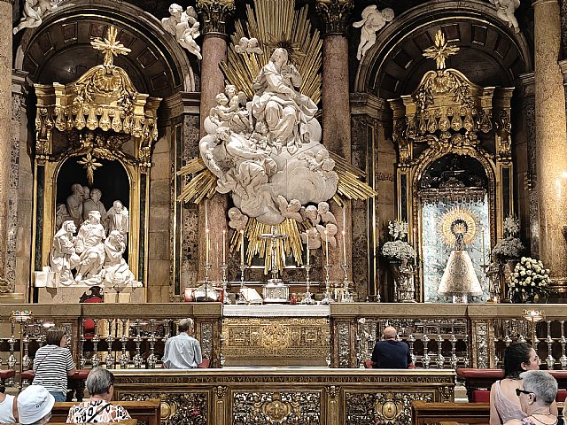 La Virgen del Pilar: historia, identidad y el consuelo de sus “medidas”, Foto 4