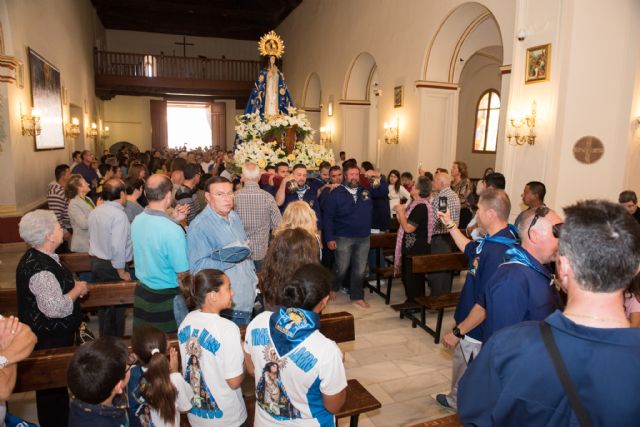 La Virgen del Milagro es acompañada por centenares de mazarroneros hasta la iglesia de San Andrs, Foto 4