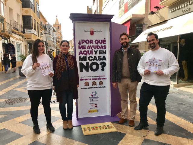 Lorca recibe la campaña de sensibilización contra la violencia de género No seas emoticono lanzada por el Gobierno Regional para concienciar a la población - 1, Foto 1