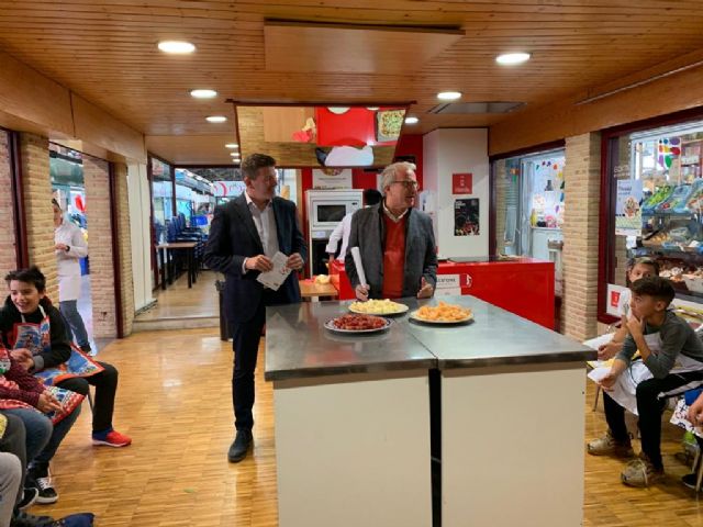 Más de 3.000 alumnos aprenderán técnicas de compra y alimentación en el aula de la Plaza de Abastos de Verónicas - 2, Foto 2
