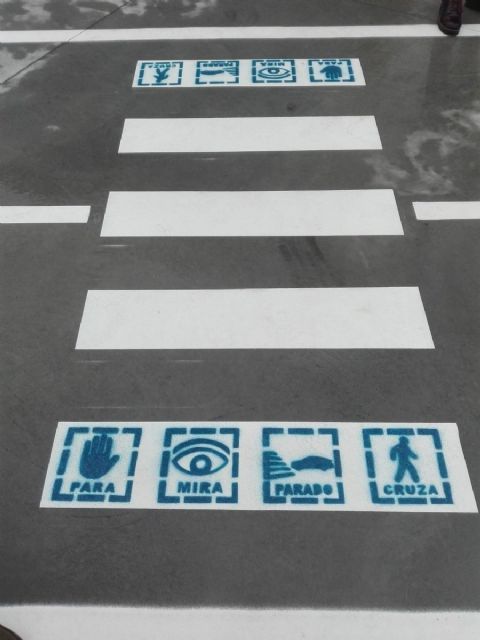 Puerto Lumbreras pintará pictogramas en los pasos de peatones de los colegios y CIPED - 2, Foto 2