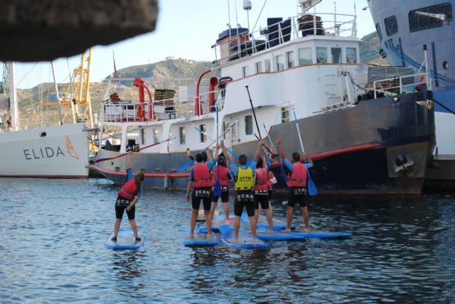 Imparten clases de paddel surf en el puerto para la comunidad universitaria - 1, Foto 1