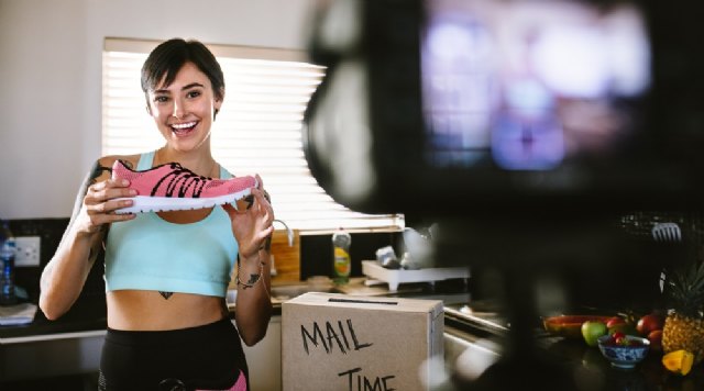 España no cuenta con una normativa específica para la colaboración entre los influencers y marcas - 1, Foto 1