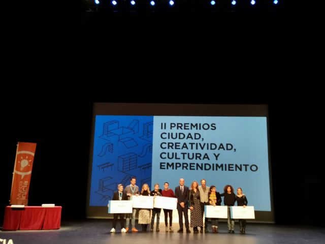 Los ganadores de la IV Feria Municipal de Emprendimiento reciben esta tarde sus premios en el Teatro Circo - 5, Foto 5