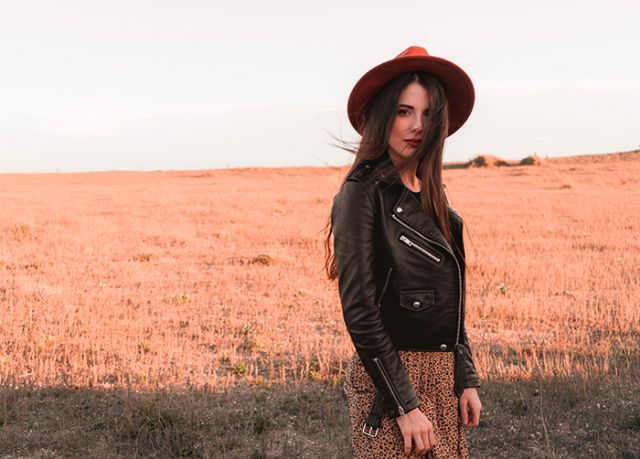 Paola Pinar presenta Mira cómo arde - 2, Foto 2