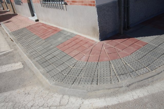 Calidad Urbana contina la mejora de la accesibilidad en aceras y adeca los pasos de peatones para personas con necesidades cognitivas, Foto 2