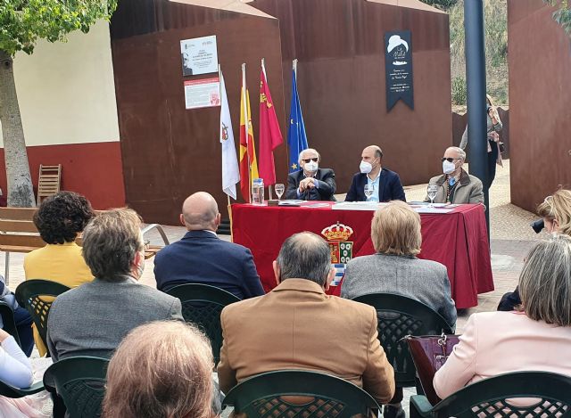 Molina de Segura rinde homenaje al Cronista Oficial de la Villa, Antonio de los Reyes, al que dedica una plaza y le entrega el título de Hijo Adoptivo - 1, Foto 1