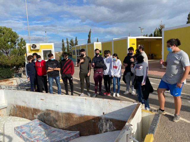 Alumnos del IES Sabina Mora visitan el ecoparque de Roldán - 1, Foto 1